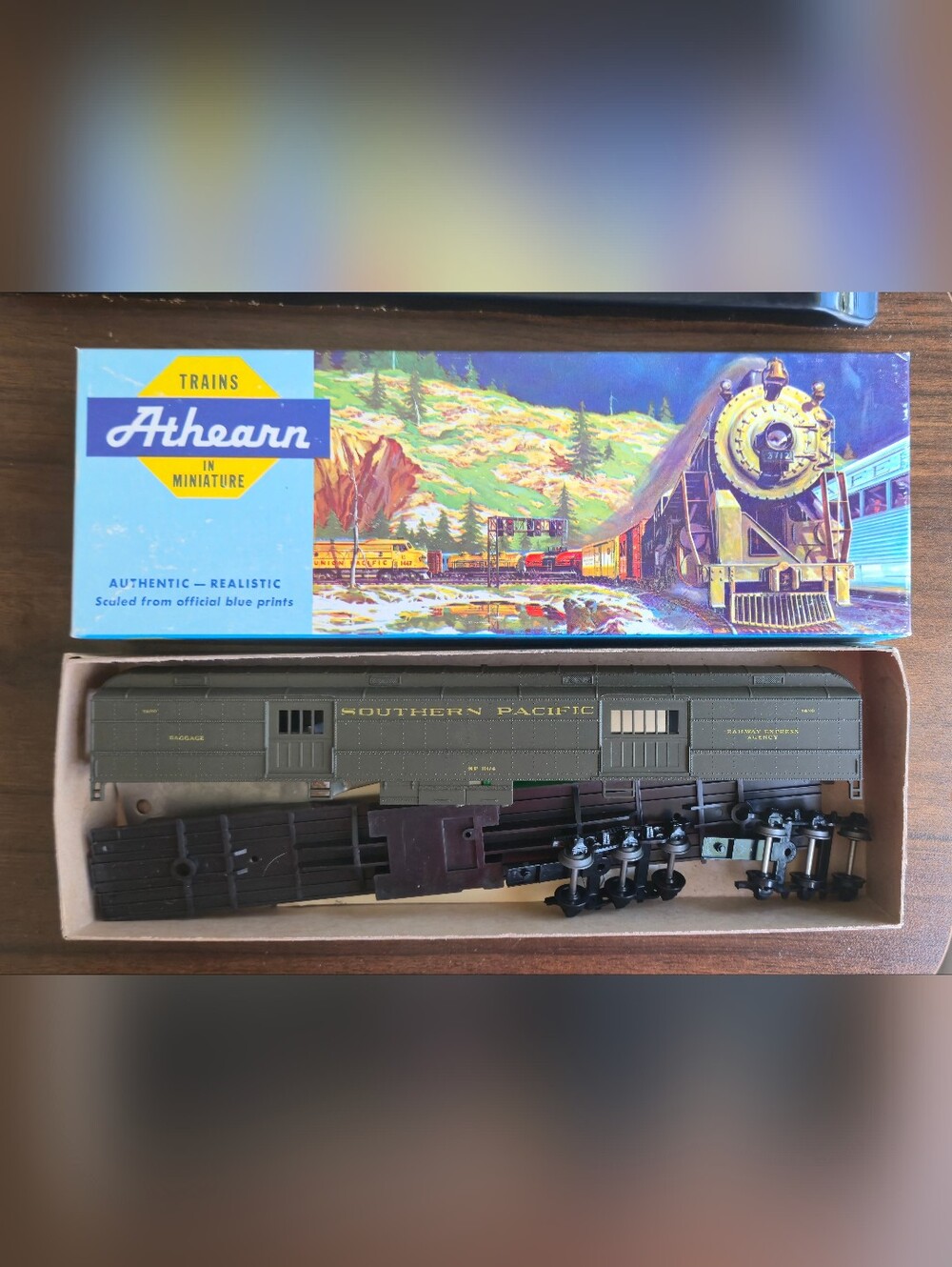 Athearn Southern Pacific STD Full Baggage #304 (HO)